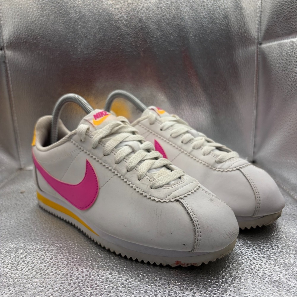 Size 7.5 Nike Classic Cortez Leather Fuchsia White Athletic Sneakers‎ 807471-112